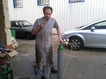 Der Gute Stoff aus der 200 BAR Flasche!!