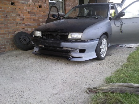 Man kann es nicht lassen! Spoilerlippe muss dran!