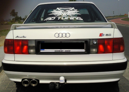 Auch ein netter Rücken kann..... heißer Hintern wohl eher!!